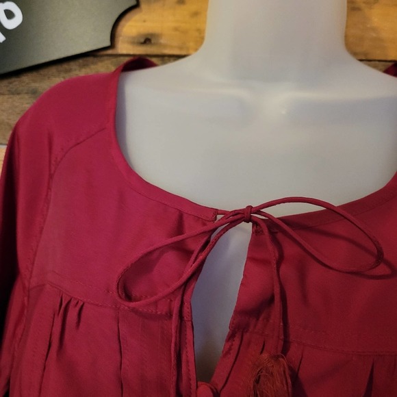 SALE-American Eagle women's maroon colored criss cross back top size large - Picture 3 of 11